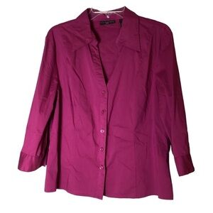 Apostrophe Women’s Button Down Blouse
